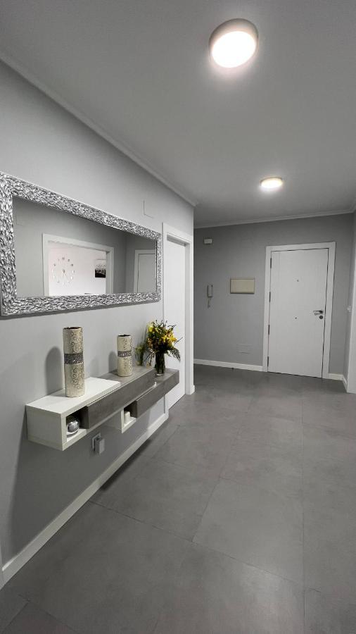 APARTAMENTOS MARIA DE LUCIA- Segundo Piso Arou Exterior foto